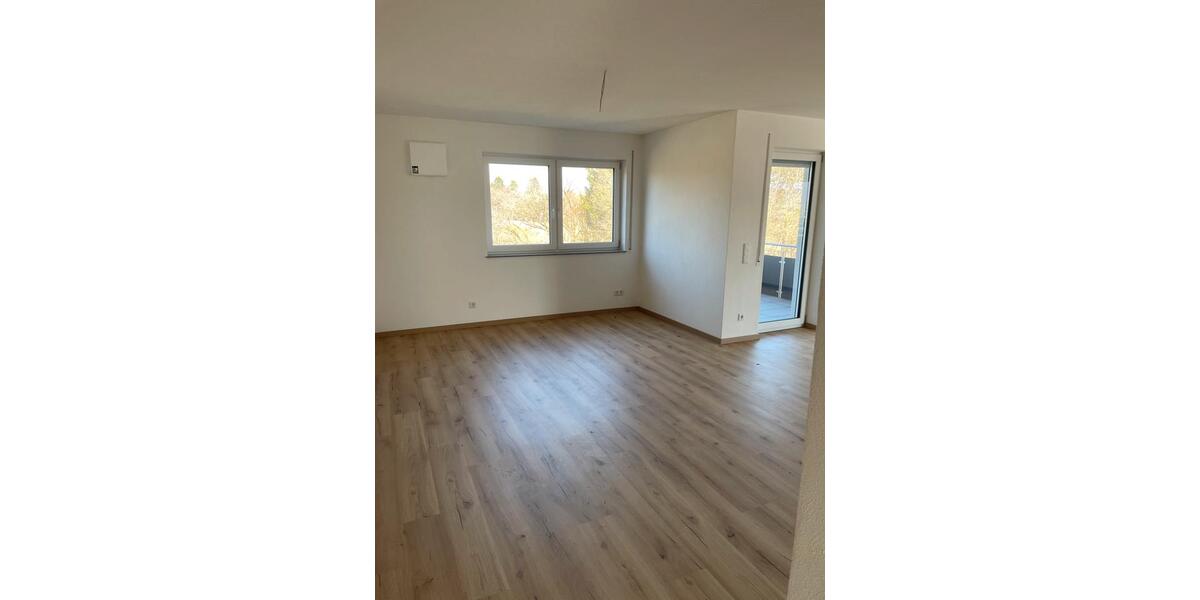 Etagenwohnung Ellwangen (Jagst) - 3.5 Zimmer, 110 m&sup2;, 1.200&euro; | Angebot:25498303