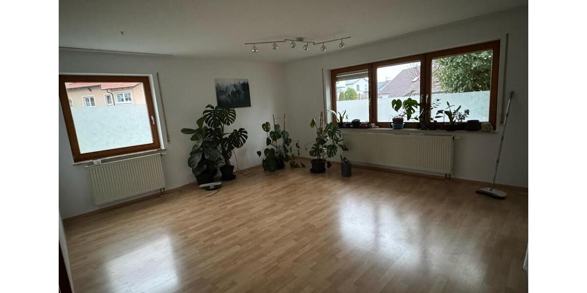 Erdgeschoßwohnung Unterschneidheim - 3 Zimmer, 83 m&sup2;, 680&euro; | Angebot:26004511
