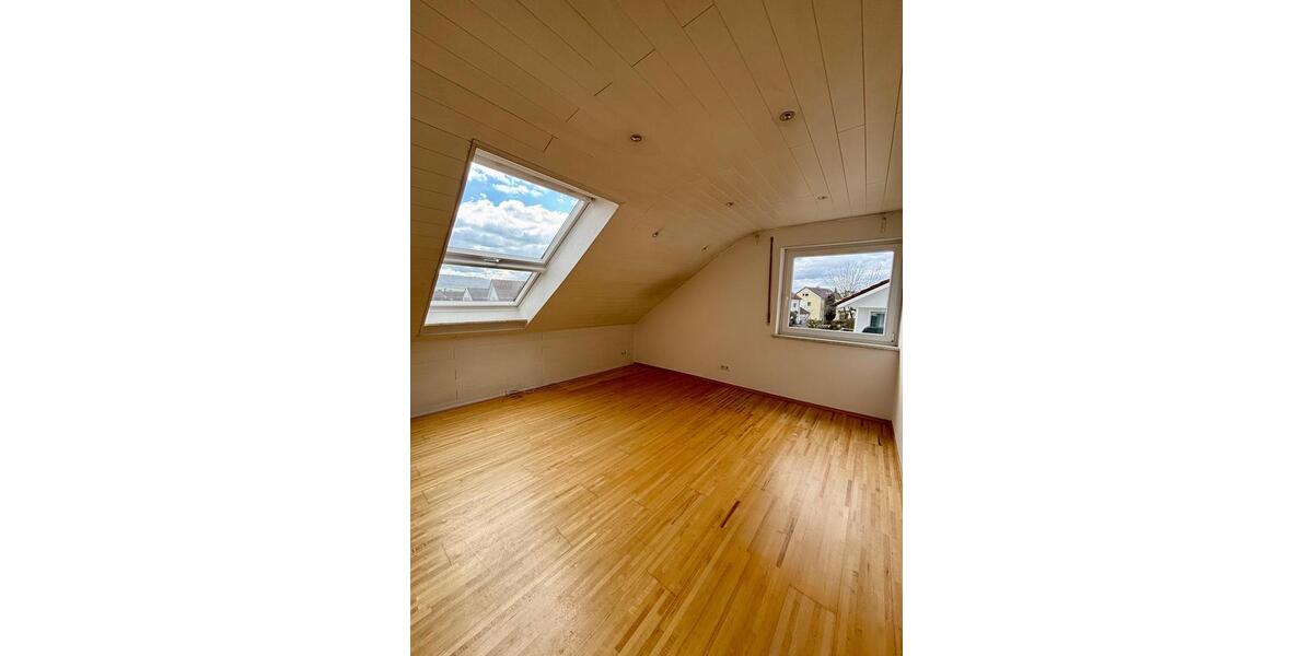 Dachgeschoßwohnung Aalen Unterkochen - 3.5 Zimmer, 70 m&sup2;, 900&euro; | Angebot:26004499