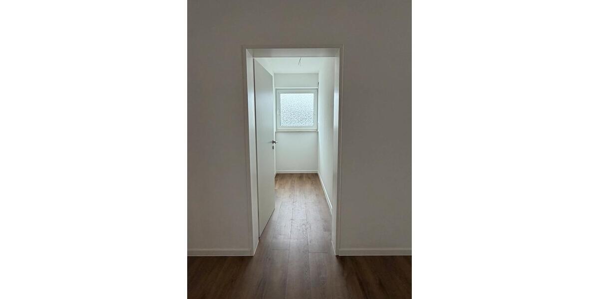 Etagenwohnung Essingen - 4 Zimmer, 92 m&sup2;, 1.250&euro; | Angebot:25298780