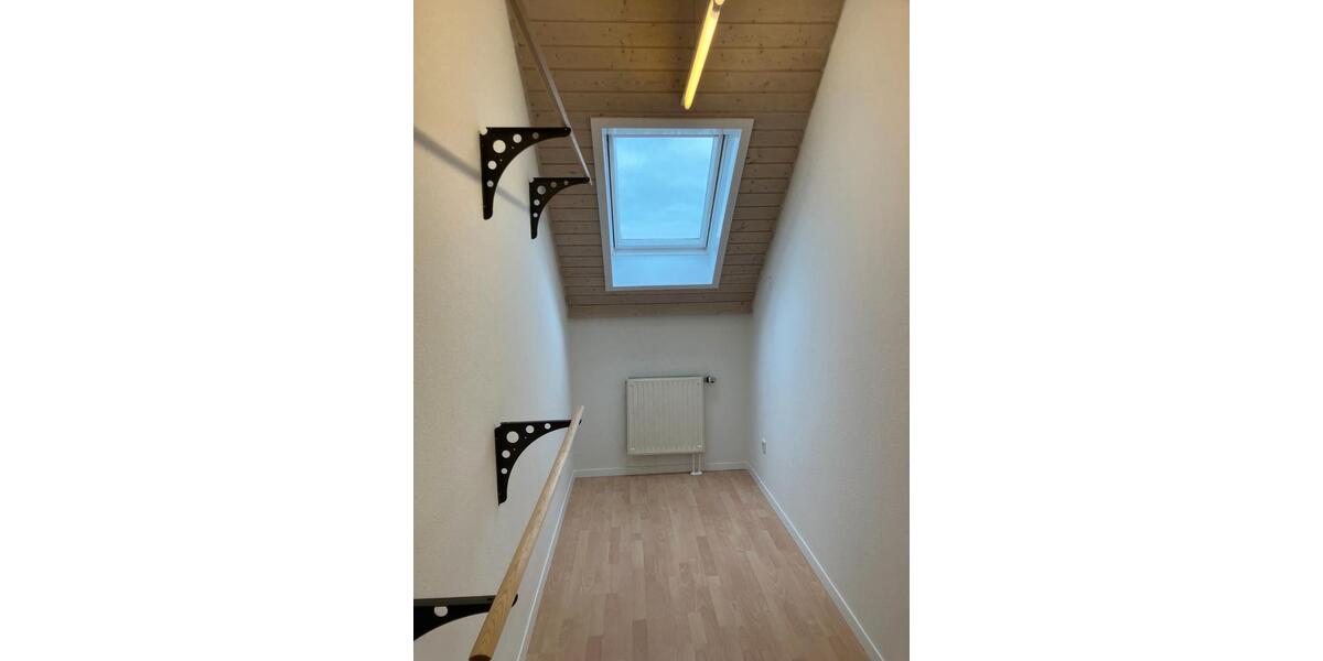 Dachgeschoßwohnung Aalen Dewangen - 4.5 Zimmer, 95 m&sup2;, 1.200&euro; | Angebot:26407612