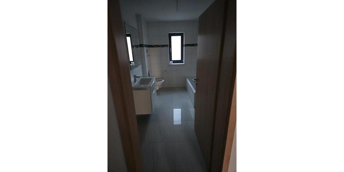 Erdgeschoßwohnung Wallerstein - 4.5 Zimmer, 120 m&sup2;, 1.100&euro; | Angebot:26032310