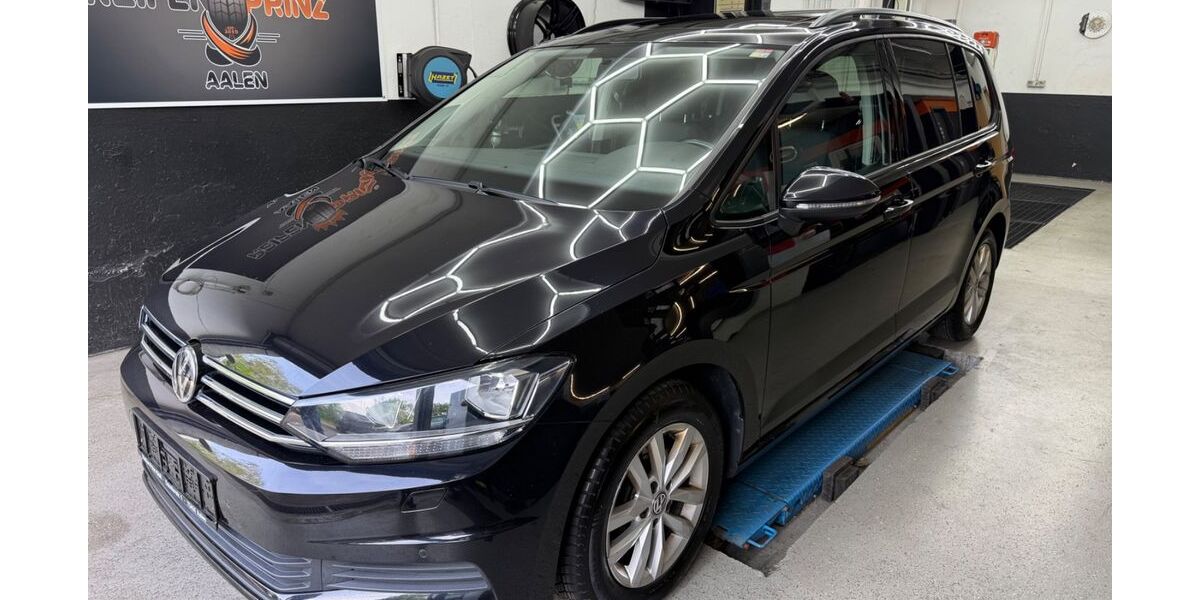 VW Touran 142.970 km 14.990 &euro; Aalen 73431