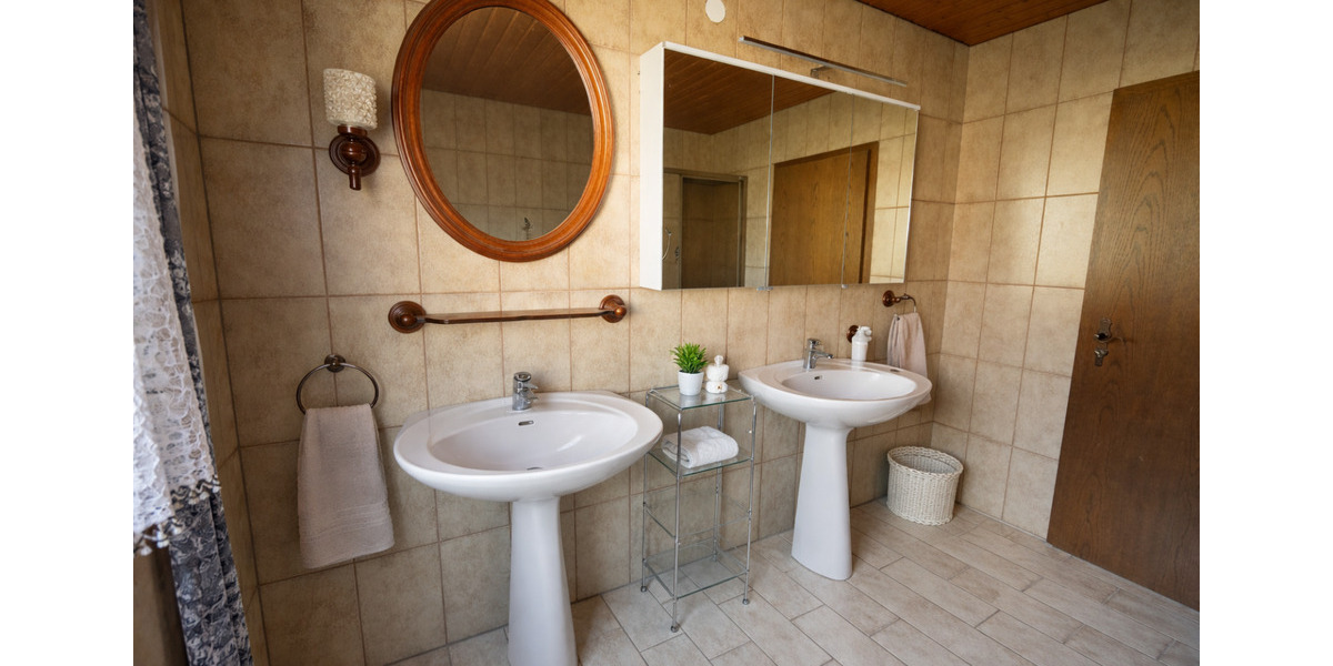 Mehrfamilienhaus, Wohnhaus Rainau - 15 Zimmer, 287 m&sup2;, 650.000&euro; | Angebot:25791682