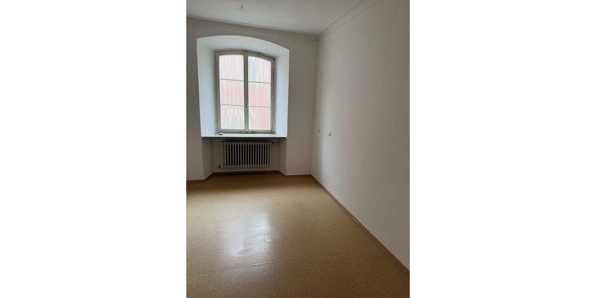 Etagenwohnung Ellwangen - 6 Zimmer, 136 m&sup2;, 1.360&euro; | Angebot:25657526