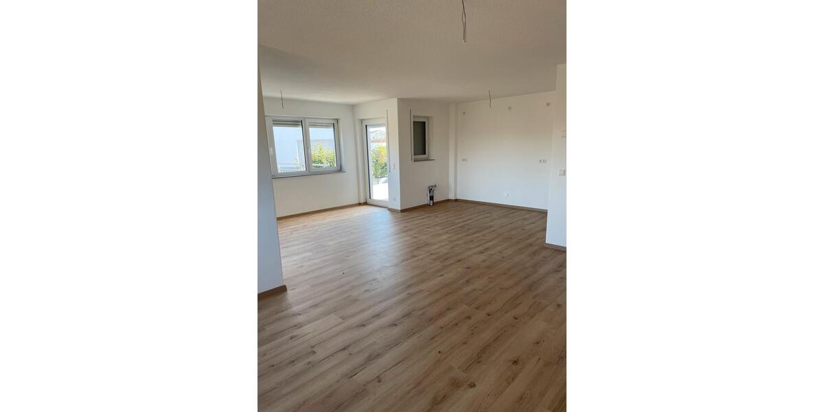Etagenwohnung Ellwangen (Jagst) - 3.5 Zimmer, 110 m&sup2;, 1.200&euro; | Angebot:25498303