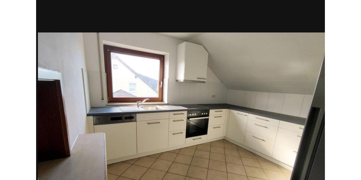 Dachgeschoßwohnung Böbingen an der Rems - 3.5 Zimmer, 82 m&sup2;, 900&euro; | Angebot:26003096