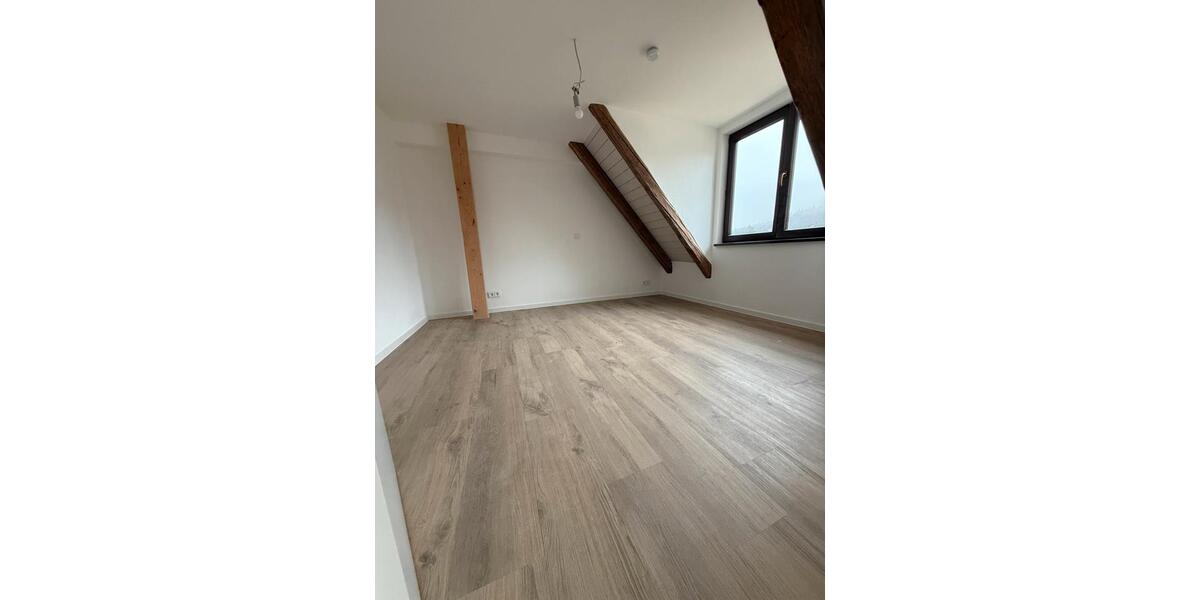 Dachgeschoßwohnung Aalen - 1 Zimmer, 60 m&sup2;, 750&euro; | Angebot:25446937