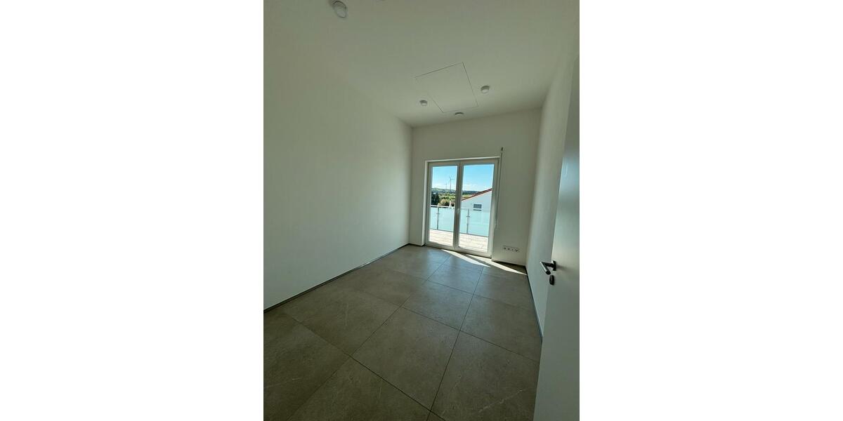 Einfamilienhaus Ellwangen (Jagst) - 3 Zimmer, 104 m&sup2;, 1.607&euro; | Angebot:27587678