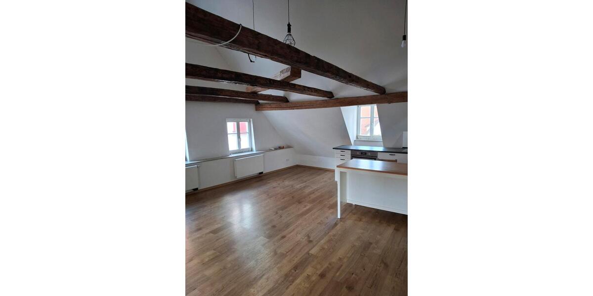 Dachgeschoßwohnung Nördlingen - 5 Zimmer, 110 m&sup2;, 1.250&euro; | Angebot:25382341