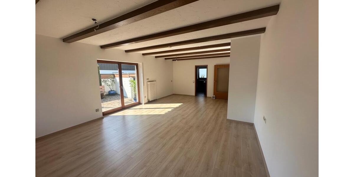 Doppelhaushälfte Giengen an der Brenz - 5 Zimmer, 140 m&sup2;, 1.650&euro; | Angebot:26529176