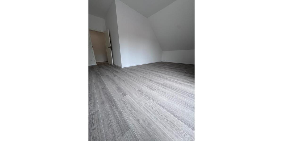 Dachgeschoßwohnung Gaildorf - 4 Zimmer, 95 m&sup2;, 1.100&euro; | Angebot:26414263