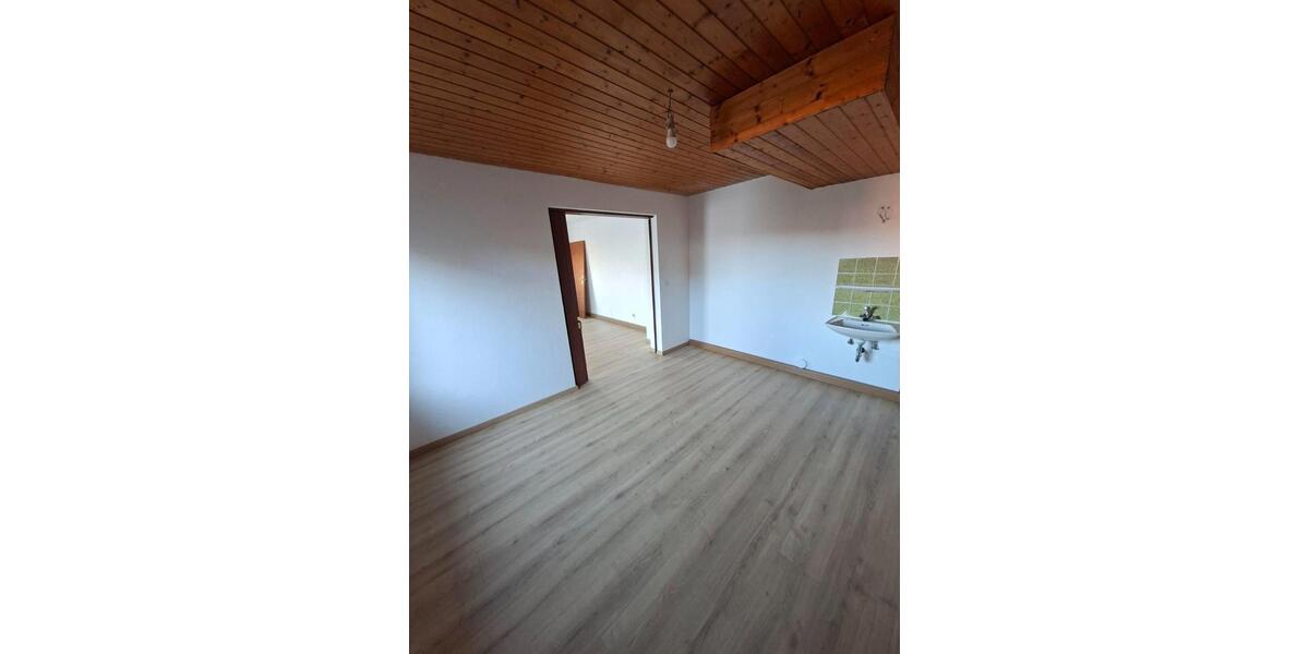 Erdgeschoßwohnung Bopfingen - 4 Zimmer, 93 m&sup2;, 200.000&euro; | Angebot:26023263