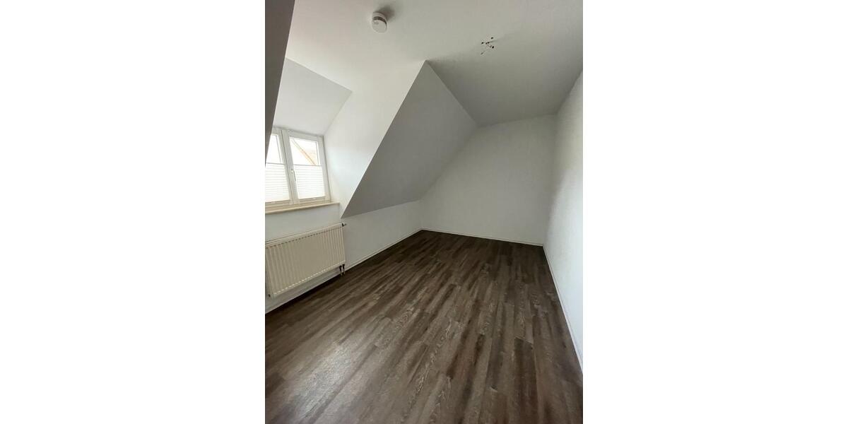 Dachgeschoßwohnung Nördlingen - 2.5 Zimmer, 75 m&sup2;, 750&euro; | Angebot:25759645
