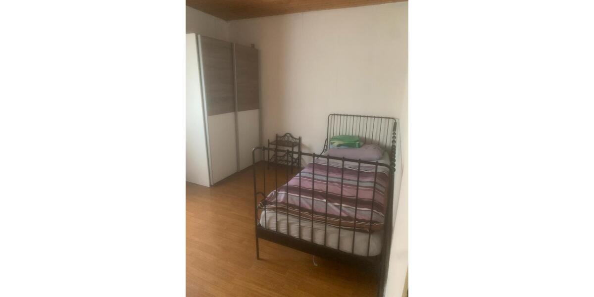 Etagenwohnung Giengen an der Brenz - 8 Zimmer, 205 m&sup2;, 14&euro; | Angebot:25995956