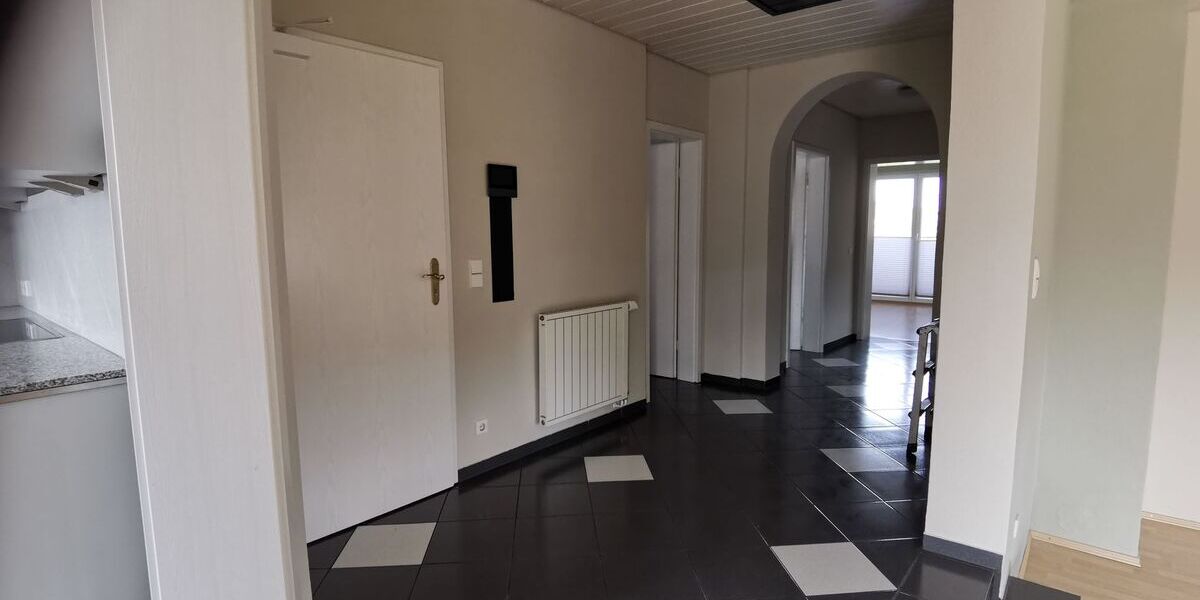 Moderne 4,5-Zimmer Dachgeschosswohnung mit Balkon & EBK - Appartement Schwäbisch Gmünd Bargau | Angebot:27492971