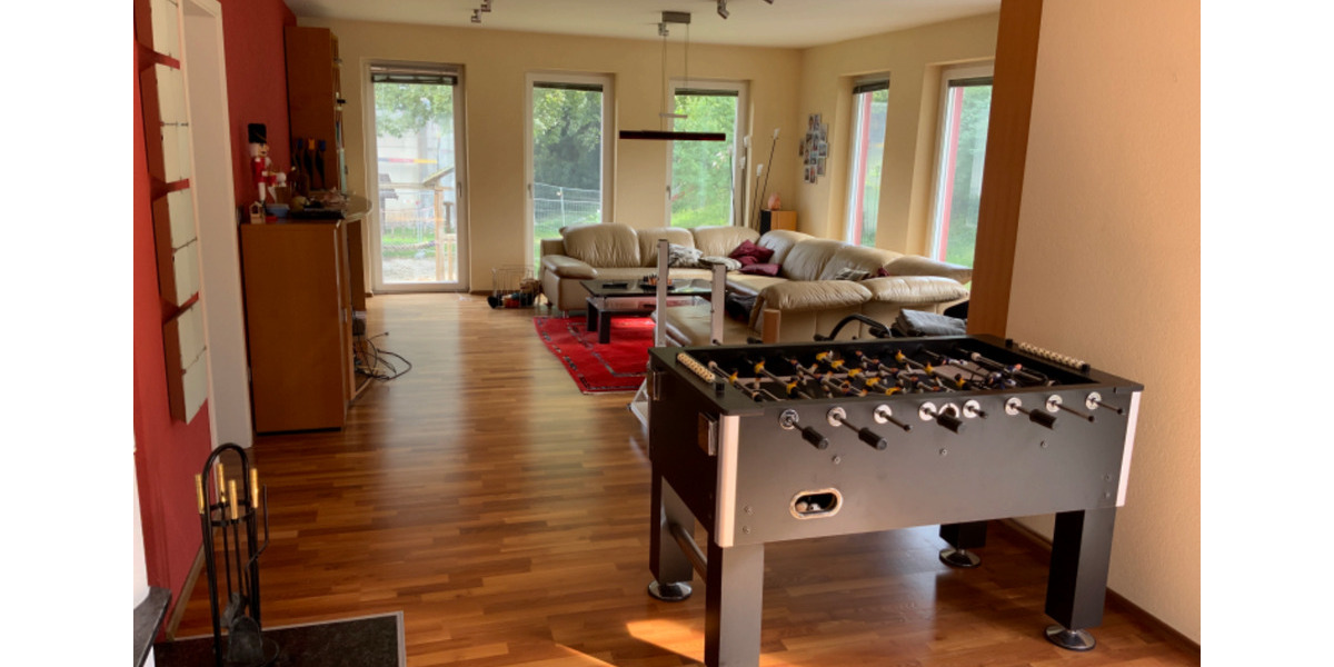 Einfamilienhaus Bopfingen - 6 Zimmer, 260 m&sup2;, 2.400&euro; | Angebot:25845679