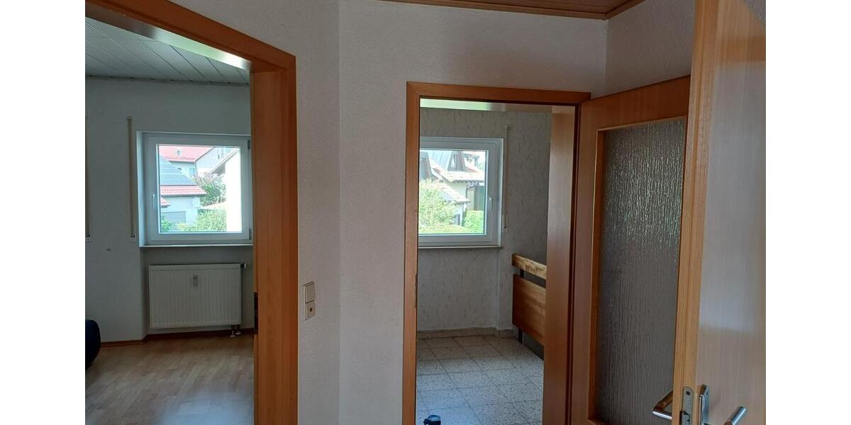 Dachgeschoßwohnung Hüttlingen - 3 Zimmer, 85 m&sup2;, 900&euro; | Angebot:24982608