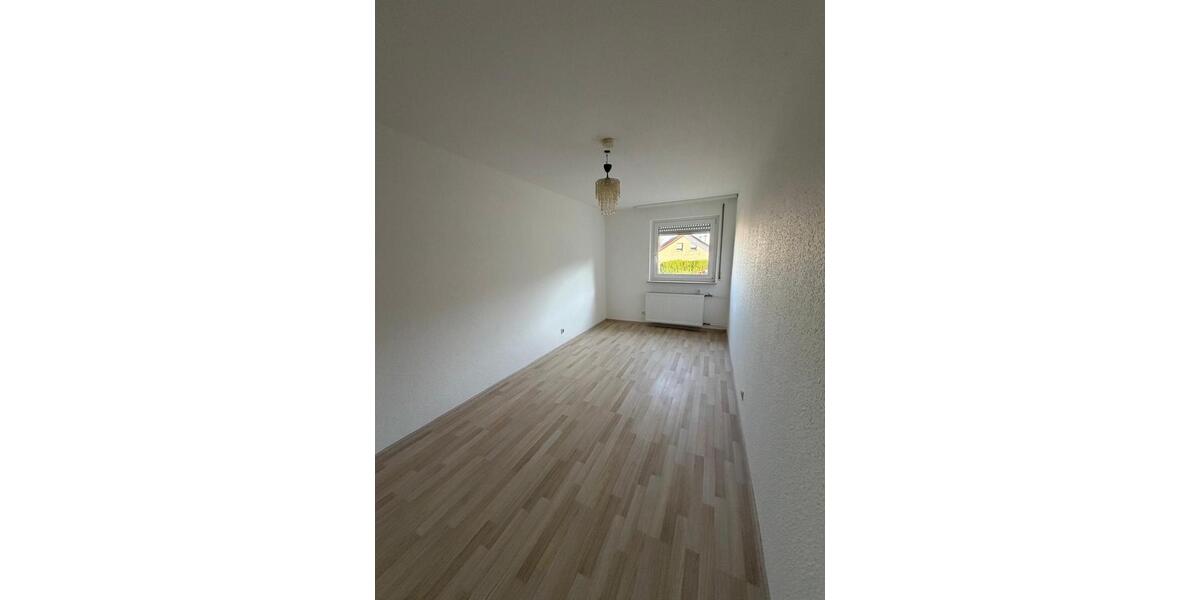 Erdgeschoßwohnung Durlangen - 4 Zimmer, 98 m&sup2;, 188.000&euro; | Angebot:27218916