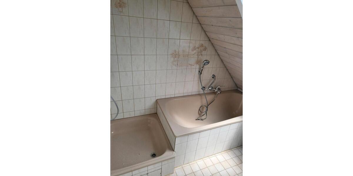 Dachgeschoßwohnung Gaildorf - 4.5 Zimmer, 90 m&sup2;, 850&euro; | Angebot:23876996