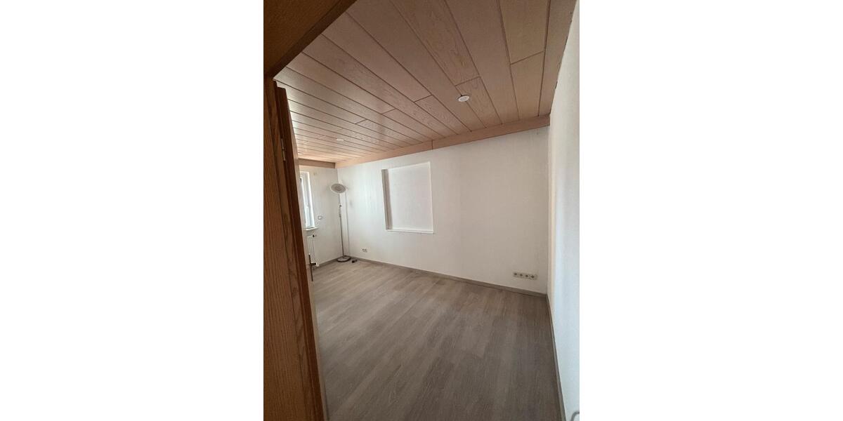 Erdgeschoßwohnung Aalen - 4 Zimmer, 85 m&sup2;, 950&euro; | Angebot:25948422