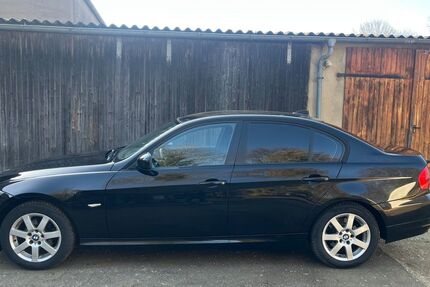 BMW 318 215.900 km 7.100 &euro; Nördlingen 86720