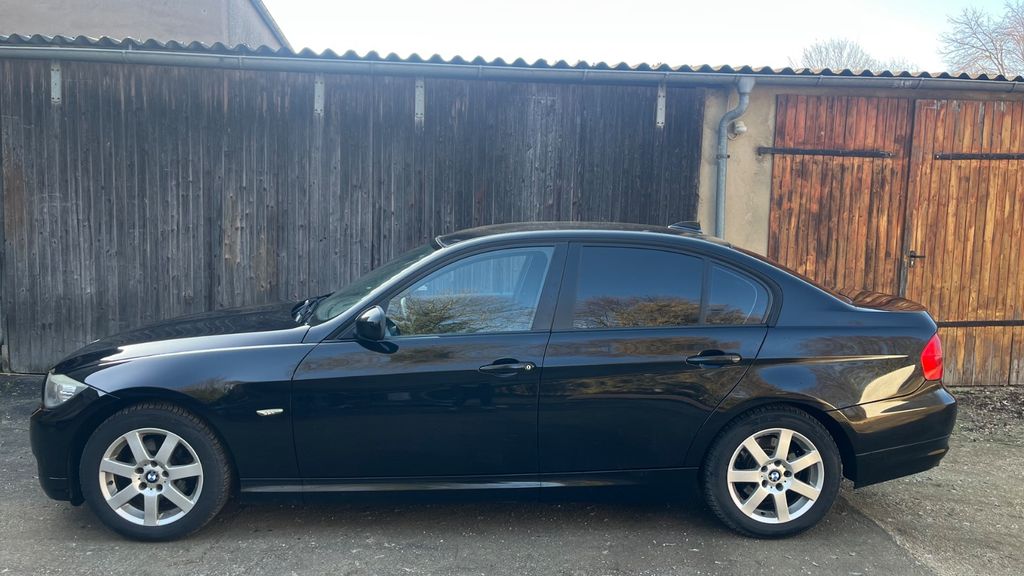 BMW 318 215.900 km 7.100 &euro; Nördlingen 86720