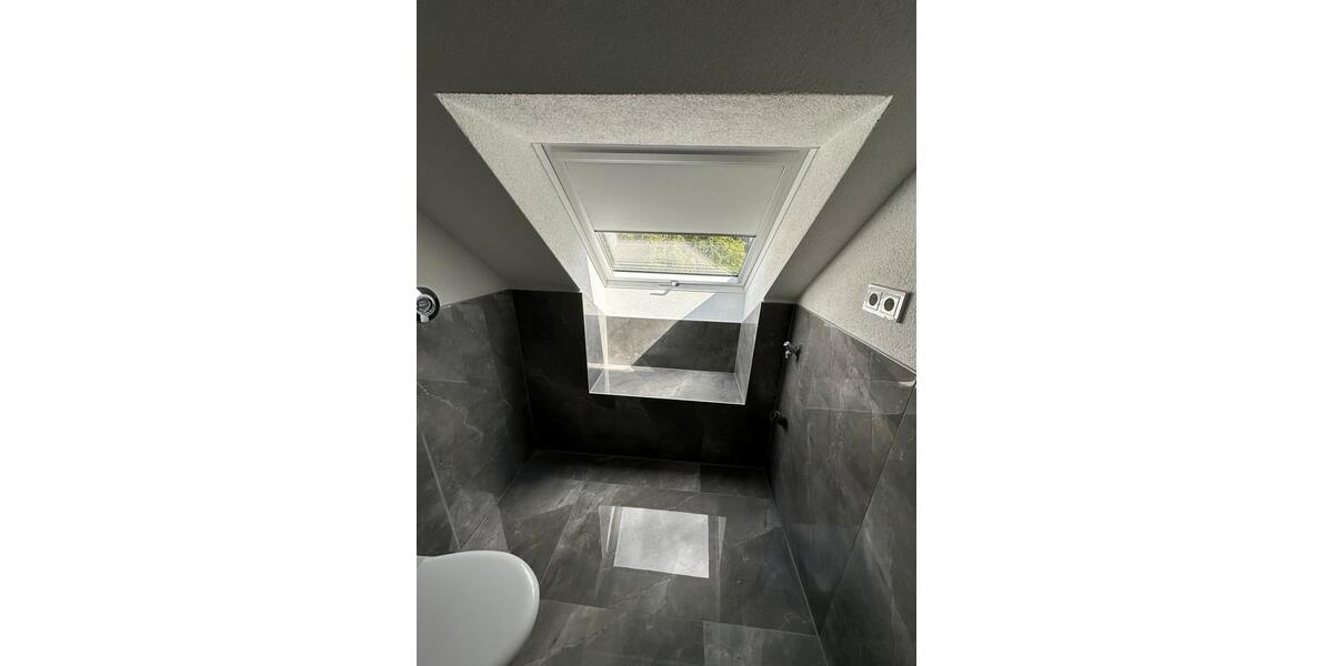 Dachgeschoßwohnung Ellwangen (Jagst) - 3 Zimmer, 85 m&sup2;, 950&euro; | Angebot:25843439