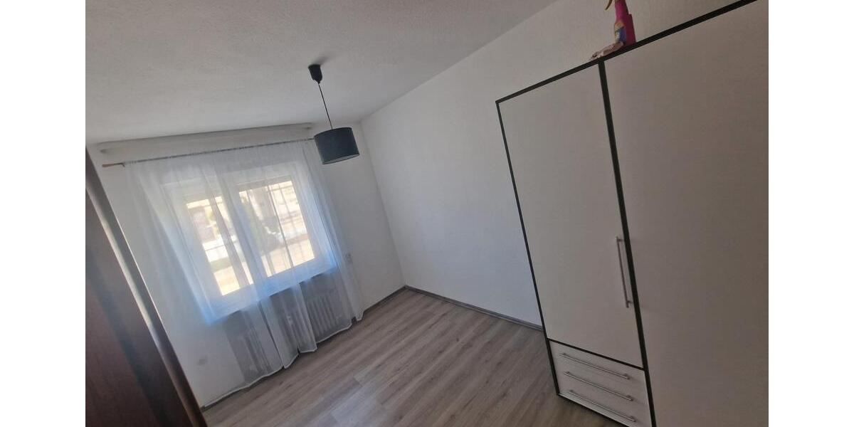 Etagenwohnung Stödtlen - 3 Zimmer, 90 m&sup2;, 650&euro; | Angebot:26460111