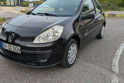 Renault Clio 147.500 km 2.300 &euro; Schwäbisch Gmünd 73525