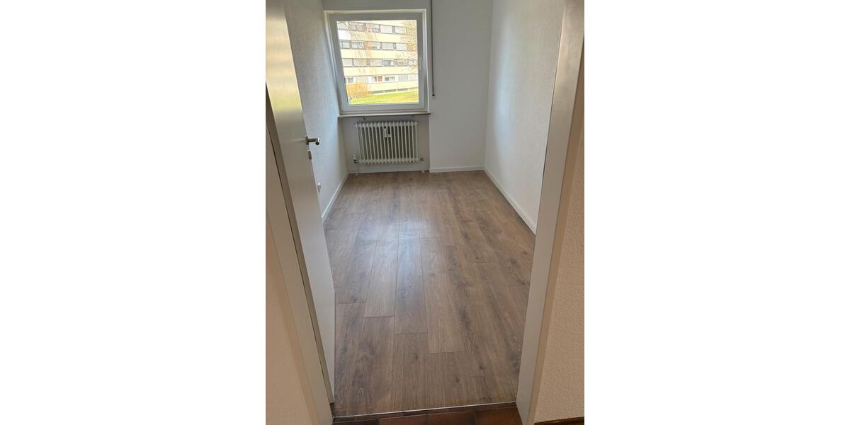 Etagenwohnung Ellwangen (Jagst) - 4 Zimmer, 108 m&sup2;, 1.000&euro; | Angebot:26040716