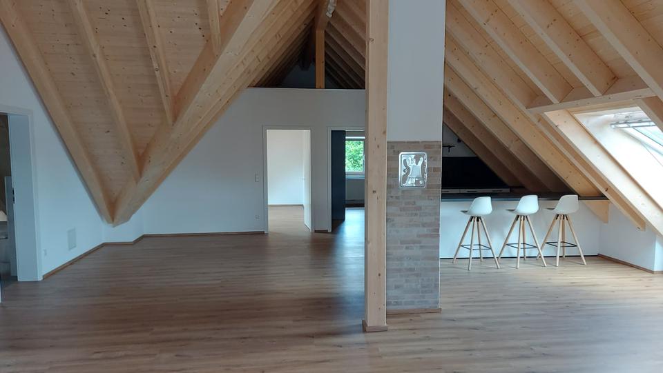 Dachgeschoßwohnung Bartholomä - 3.5 Zimmer, 100 m&sup2;, 950&euro; | Angebot:26625831