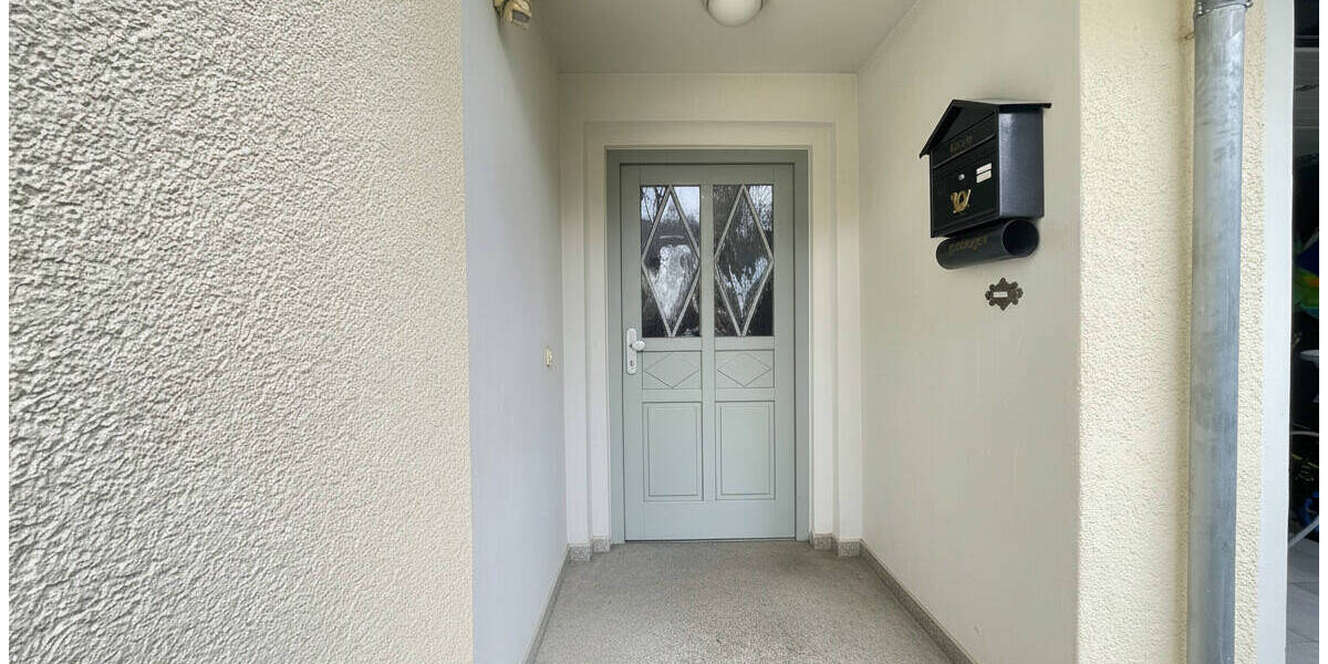 Doppelhaushälfte Nördlingen - 8 Zimmer, 161 m&sup2;, 1.670&euro; | Angebot:26568521