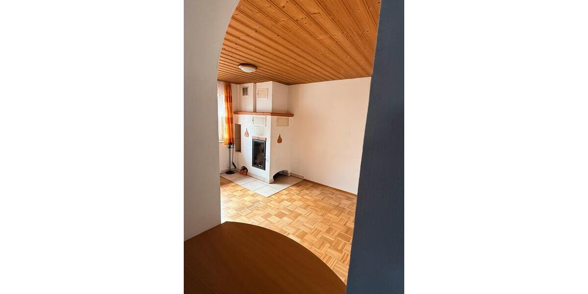 Etagenwohnung Aalen Dewangen - 5 Zimmer, 166 m&sup2;, 1.250&euro; | Angebot:26035415