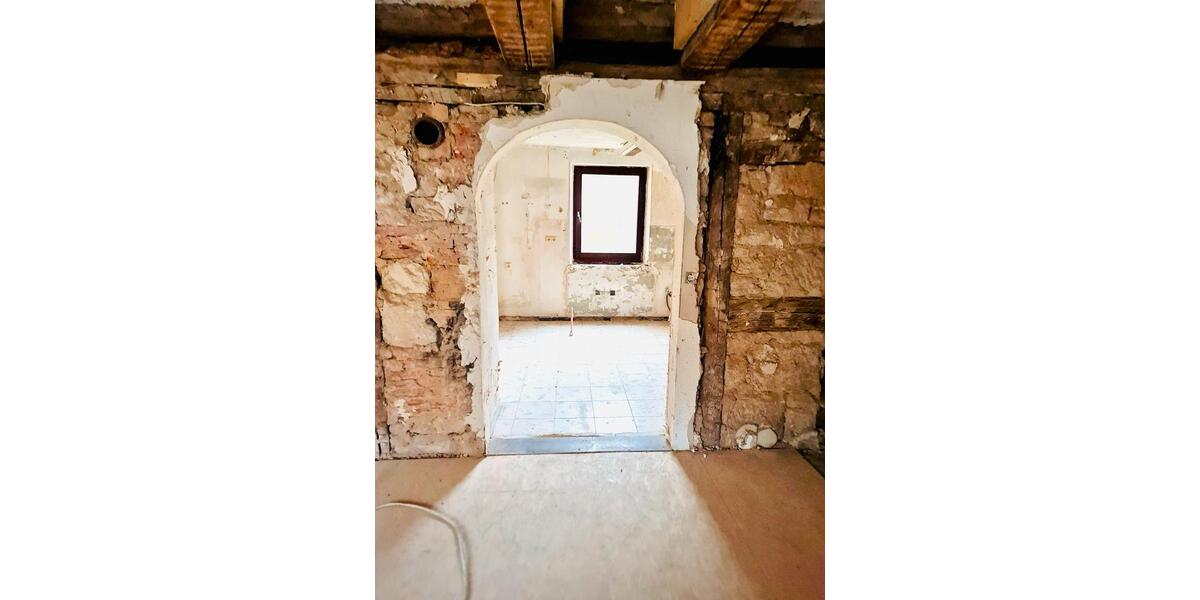 Doppelhaushälfte Ellwangen (Jagst) - 6 Zimmer, 180 m&sup2;, 120.000&euro; | Angebot:27077214