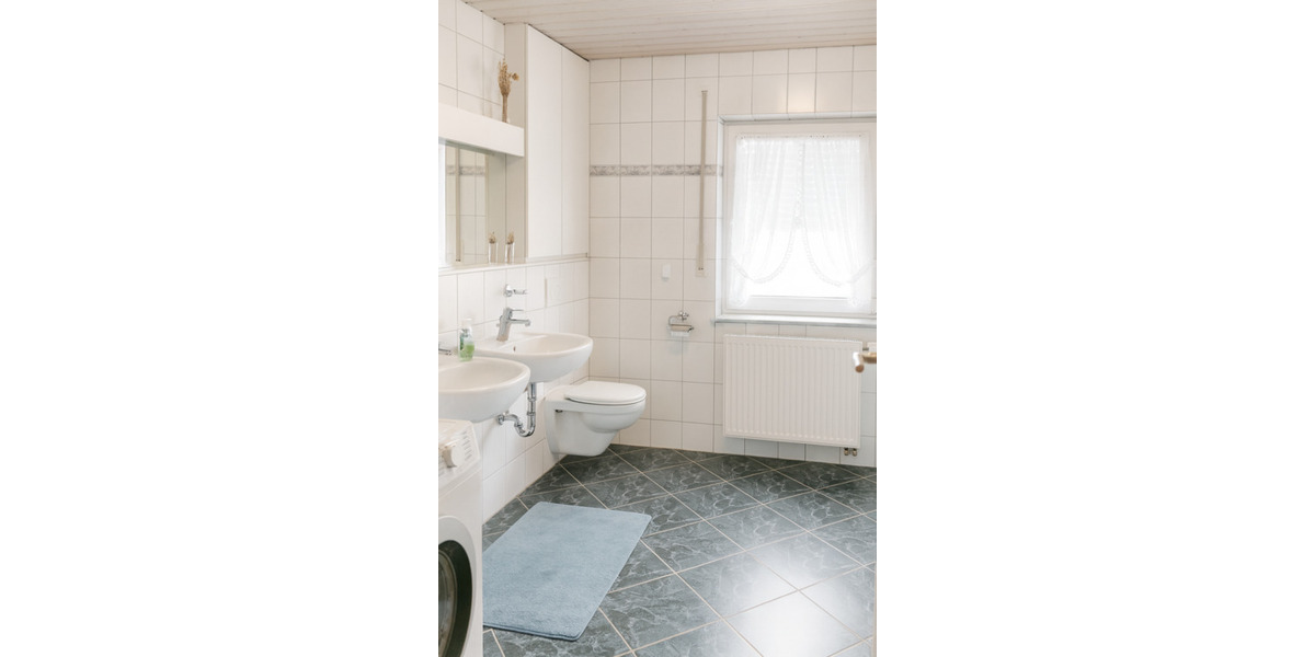 Erdgeschoßwohnung Aalen Unterkochen - 3.5 Zimmer, 98 m&sup2;, 1.300&euro; | Angebot:24345668