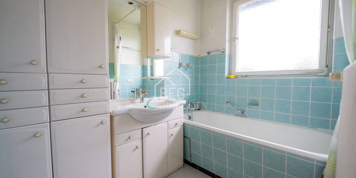 Mehrfamilienhaus, Wohnhaus Durlangen - 7 Zimmer, 190 m&sup2;, 320.000&euro; | Angebot:26657321