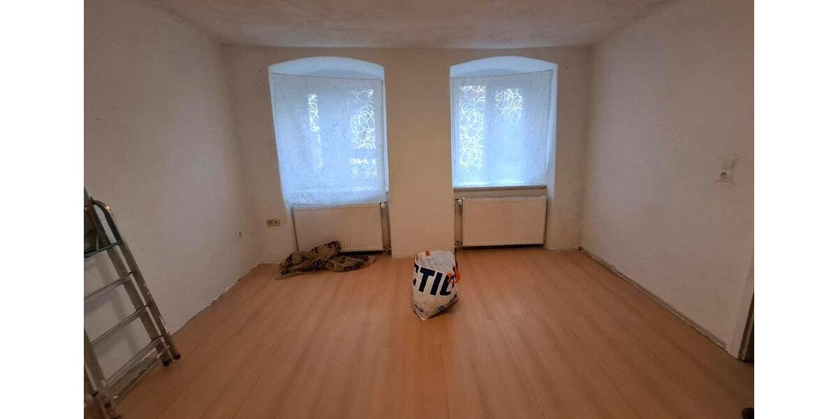 Doppelhaushälfte Bopfingen - 7 Zimmer, 141 m&sup2;, 110.000&euro; | Angebot:17165515