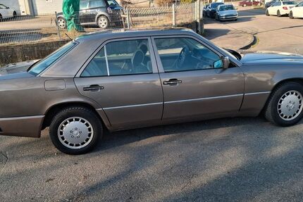 Mercedes-Benz E 230 221.240 km 3.500 &euro; Heidenheim 89520