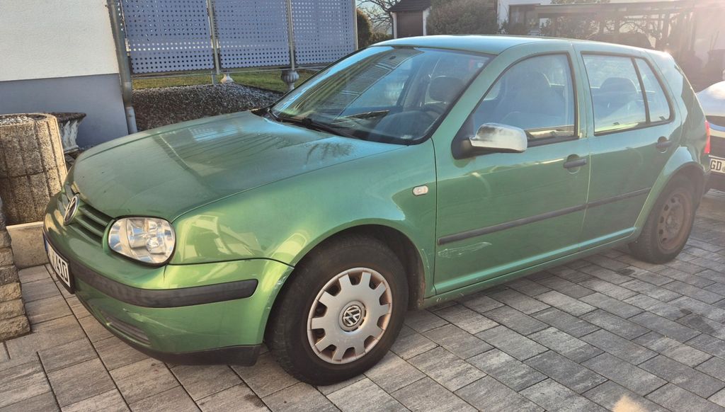 VW Golf 157.000 km 1.150 &euro; Schwäbisch Gmünd 73529