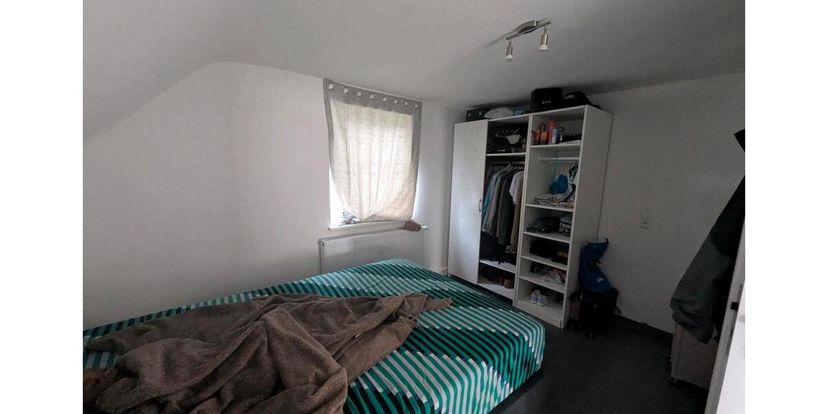 Dachgeschoßwohnung Oberkochen - 4 Zimmer, 90 m&sup2;, 1.200&euro; | Angebot:25965683