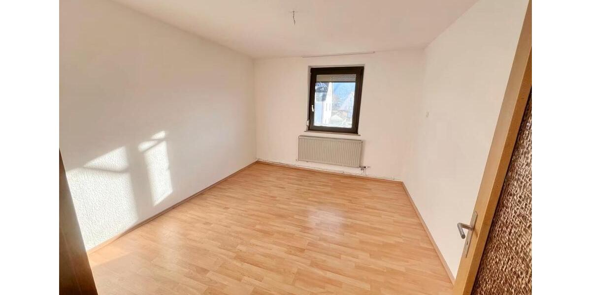Etagenwohnung Aalen Unterkochen - 5 Zimmer, 105 m&sup2;, 1.200&euro; | Angebot:26032187