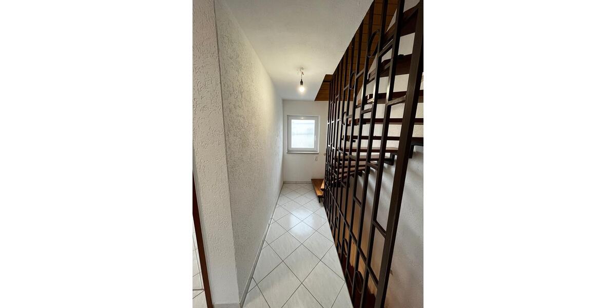 Reihenhaus Schwäbisch Gmünd - 6 Zimmer, 156 m&sup2;, 1.520&euro; | Angebot:25944484