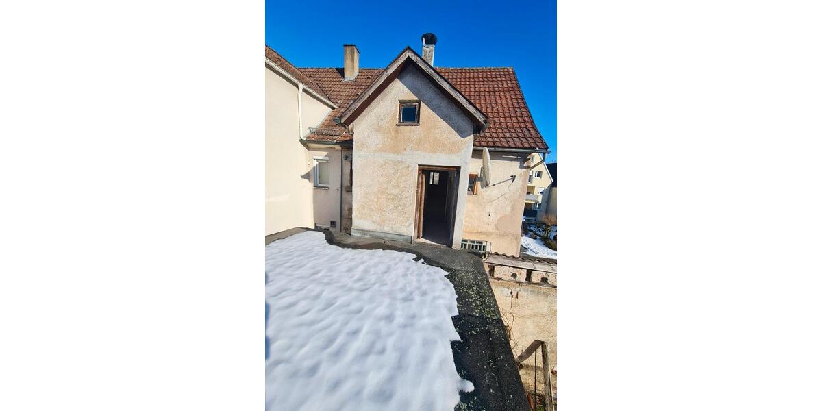 Doppelhaushälfte Ellwangen (Jagst) - 6 Zimmer, 180 m&sup2;, 120.000&euro; | Angebot:25171076