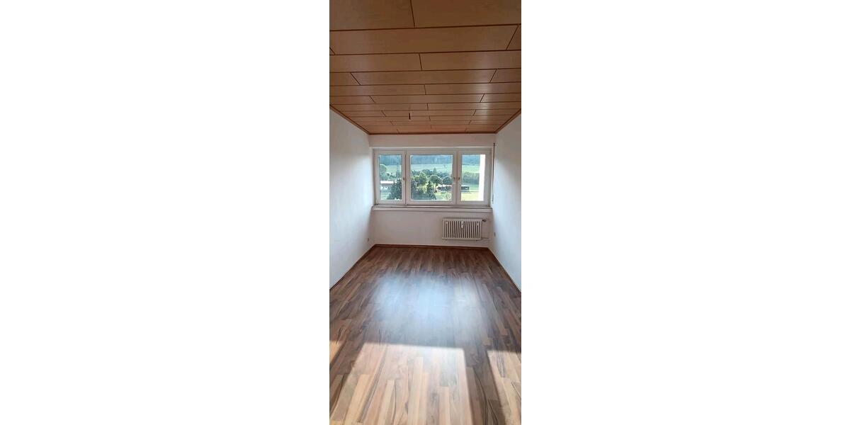 Etagenwohnung Oberkochen - 3 Zimmer, 77 m&sup2;, 1.100&euro; | Angebot:25883443