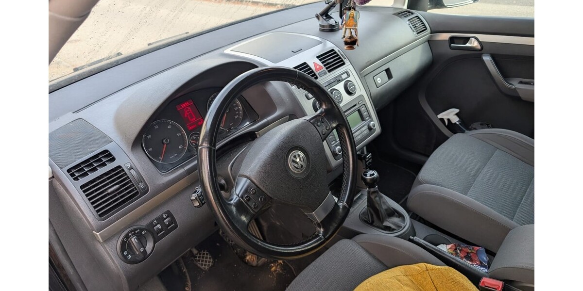 VW Touran 210.000 km 3.500 &euro; Aalen 73430