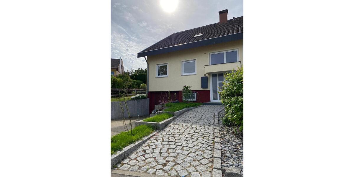 Doppelhaushälfte Täferrot - 4 Zimmer, 135 m&sup2;, 1.630&euro; | Angebot:26533919