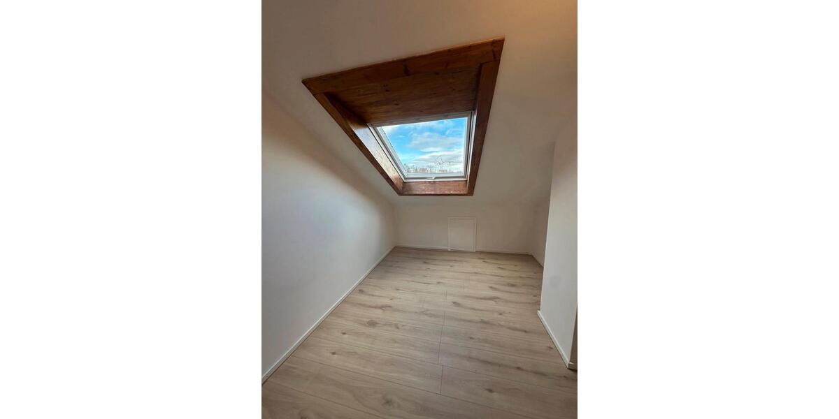 Dachgeschoßwohnung Aalen Dewangen - 3 Zimmer, 71 m&sup2;, 1.050&euro; | Angebot:26636268