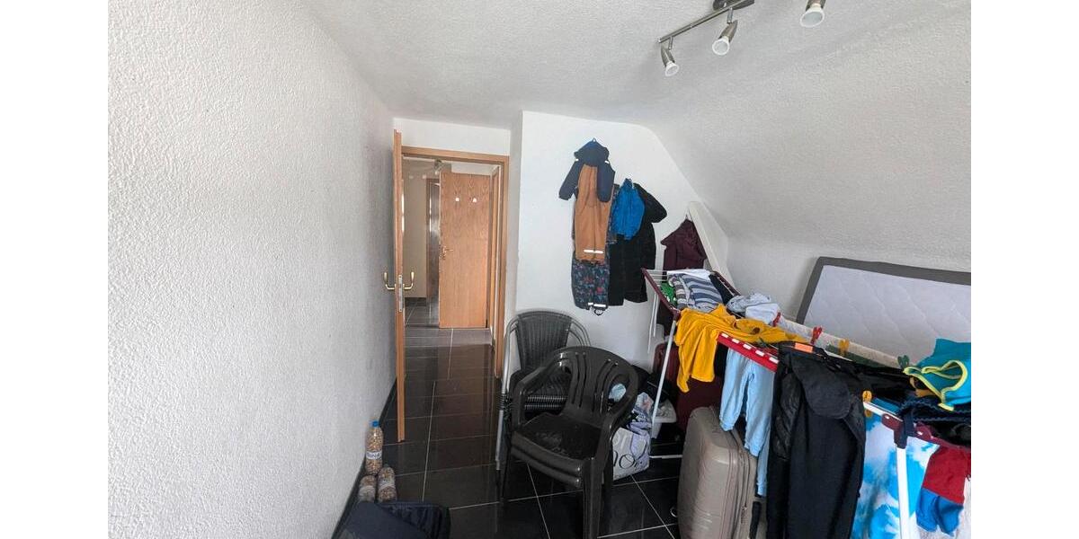 Dachgeschoßwohnung Oberkochen - 4 Zimmer, 90 m&sup2;, 1.200&euro; | Angebot:25965683