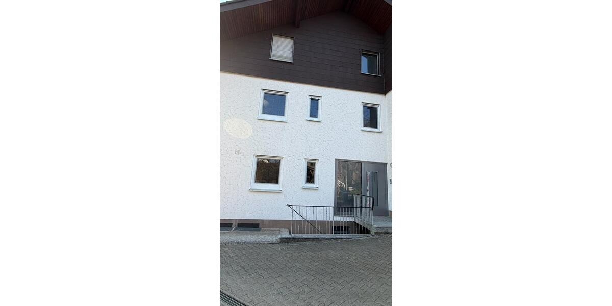 Etagenwohnung Mutlangen - 4 Zimmer, 110 m&sup2;, 1.300&euro; | Angebot:25843633